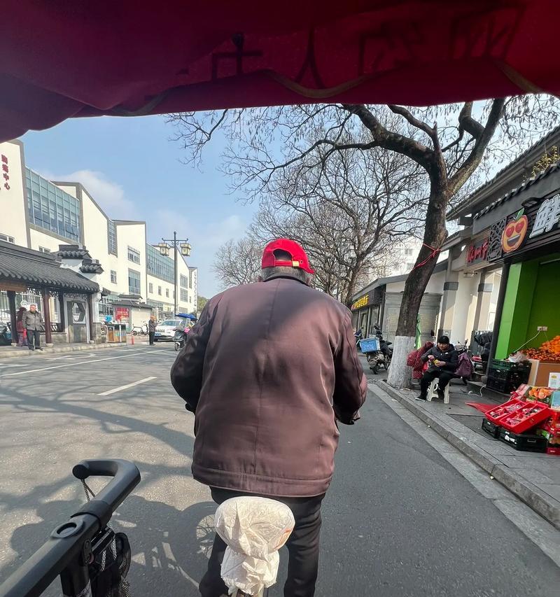 回忆中的那个夏天（陌生人的温暖、友情的故事）