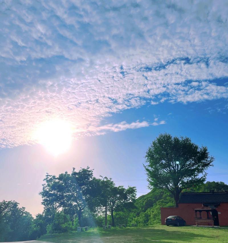 天降美景，人间仙境——一位摄影师的奇遇（大自然的鬼斧神工，为我们提供了无尽的惊喜）