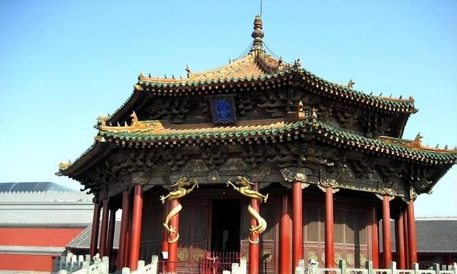 故宫的古旧珍藏（一个勇敢的女孩和她的发现）
