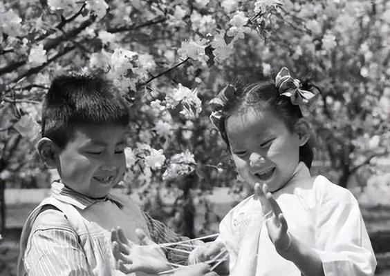六一难忘的一天(小学生的欢乐时光)