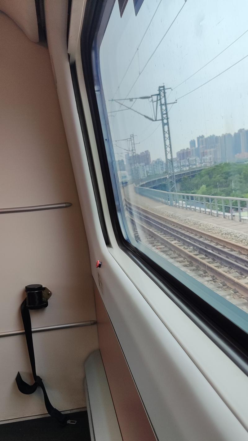 窗外的那道风景线（一个人物的成长与回忆）