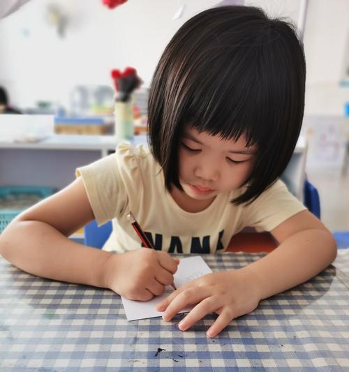 从幼苗到枝繁叶茂，见证生命的奇迹（从幼苗到枝繁叶茂，见证生命的奇迹）