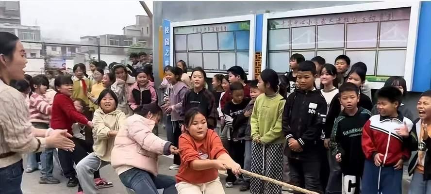 挥汗如雨，比赛成友（拔河比赛的故事）