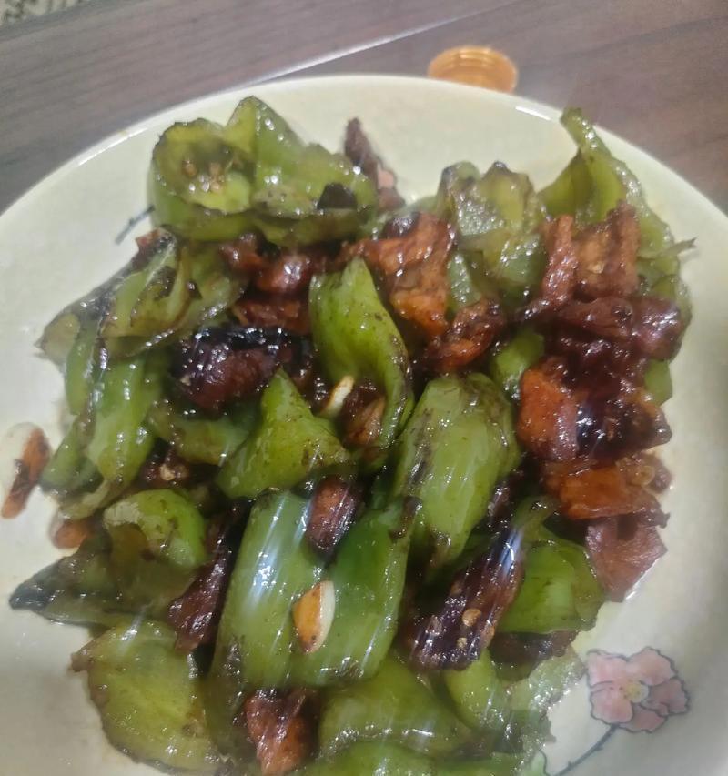 厨艺初现：第一次做饭的懵懂少年
