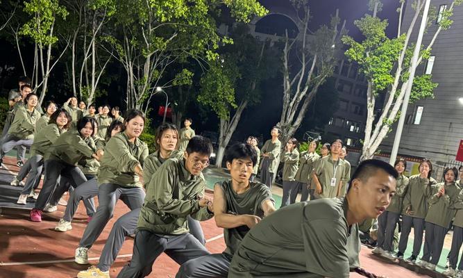 团队协作，力量无限（拔河比赛，小伙伴们的成长故事）