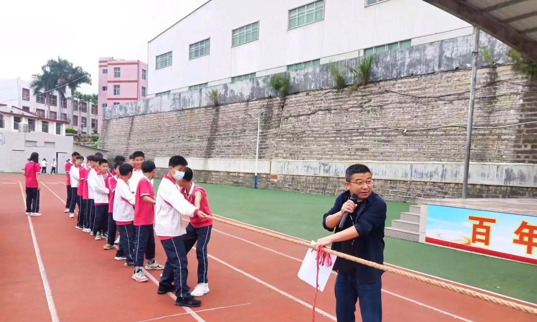 破晓前的拔河战争（在小镇中，关于拔河比赛的传说）