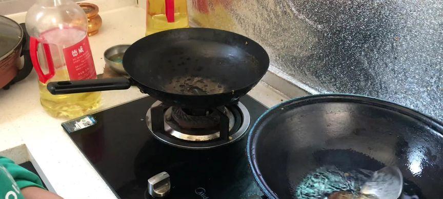 第一次做饭的惊喜（从糊涂菜鸟到厨艺达人，记录我的成长历程）